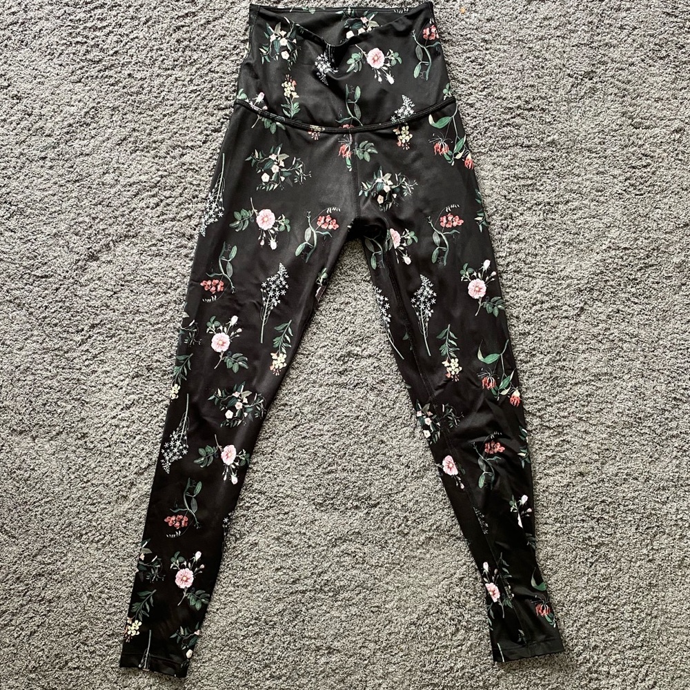 Barre3 x Beyond Yoga floral leggings
